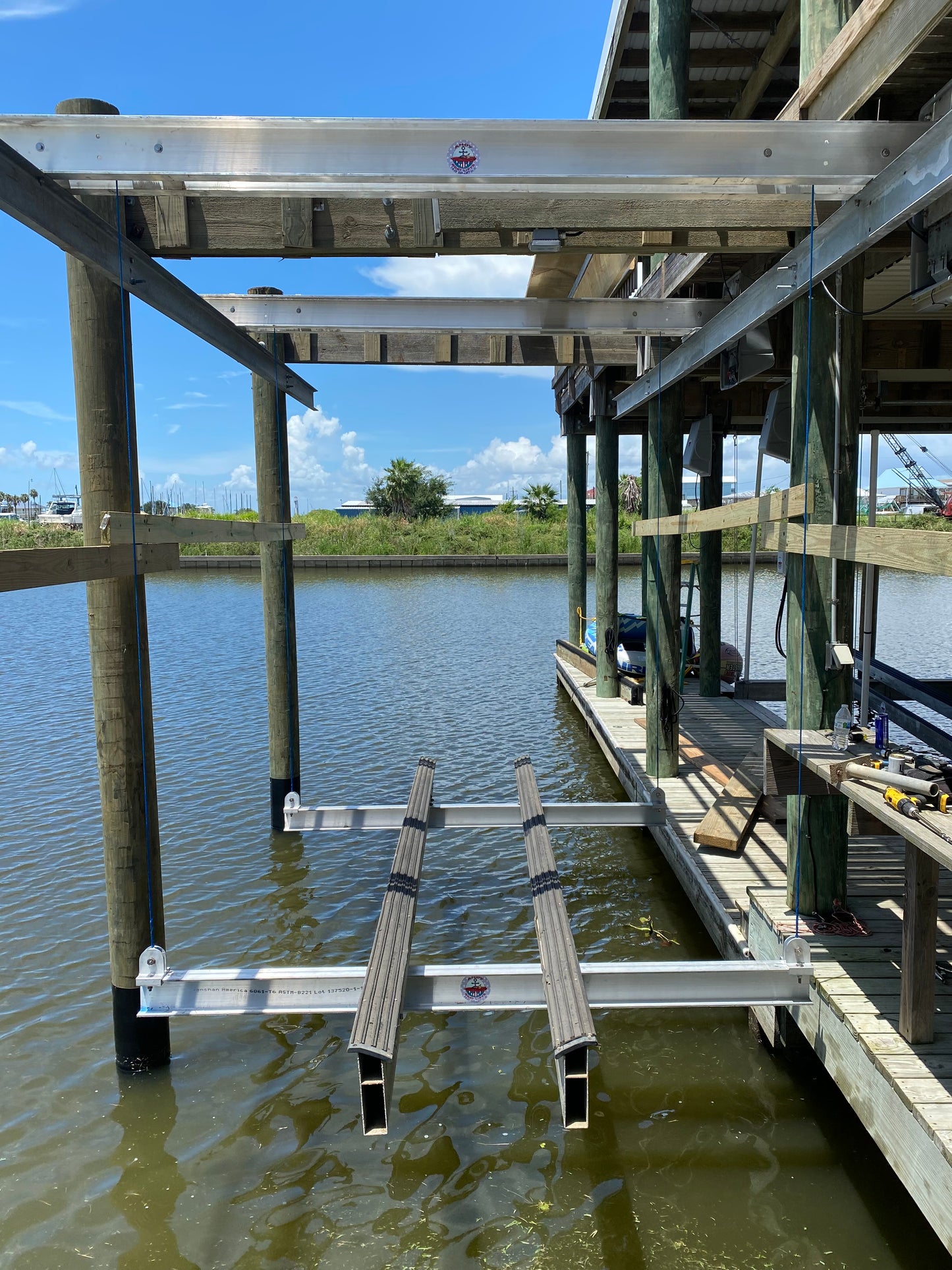 10,000# Aluminum 4 Post Piling Mount Boat Lift